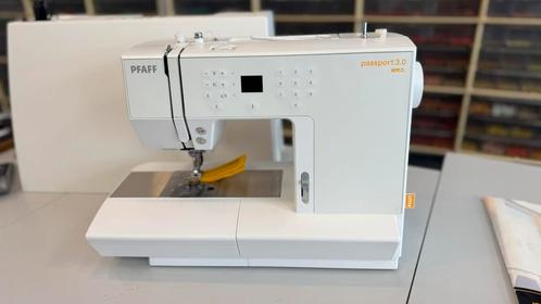 PFAFF naaimachine type Passport 3.0, Hobby en Vrije tijd, Naaimachines en Toebehoren, Zo goed als nieuw, Naaimachine, Pfaff, Ophalen