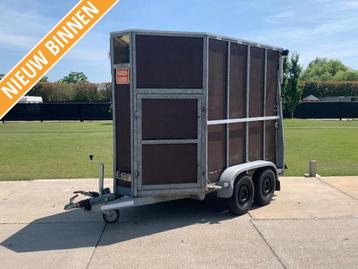 veetrailer / geslotenaanhanger / paardentrailer voor losser beschikbaar voor biedingen