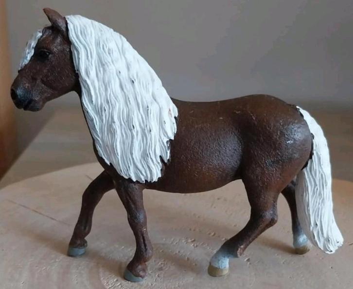 Schleich zwarte woud merrie, Verzamelen, Dierenverzamelingen, Zo goed als nieuw, Beeldje of Figuurtje, Paard, Ophalen of Verzenden