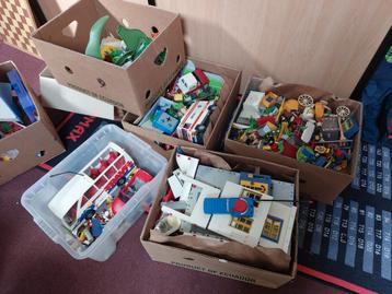Grote partij Playmobil - Diverse sets en losse onderdelen beschikbaar voor biedingen