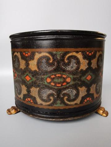 Amsterdamse school art deco JBE jardinière met leeuwen pootj beschikbaar voor biedingen