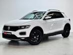 Volkswagen T-ROC 1.5I Sport / Trekhaak / Navi / CarPlay / Bl, Auto's, 4 cilinders, 150 pk, Leder en Stof, Wit