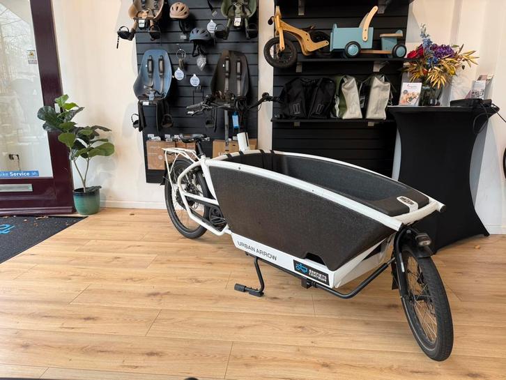 Herfst vakantie deals! Urban Arrow Family active plus 2021, Fietsen en Brommers, Fietsen | Bakfietsen, Zo goed als nieuw, 3 kinderen