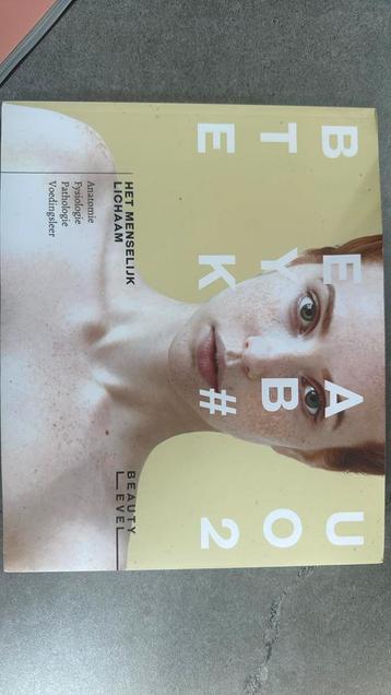 Beauty Level #2: Menselijk lichaam beschikbaar voor biedingen