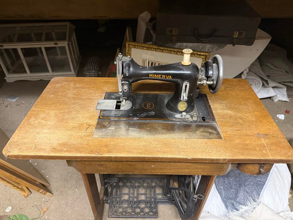 Antieke Minerva Naaimachine, Antiek en Kunst, Antiek | Naaimachines, Ophalen of Verzenden