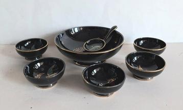 Flora Plateel Gouda Holland vintage pindastel.Type Nova.  beschikbaar voor biedingen