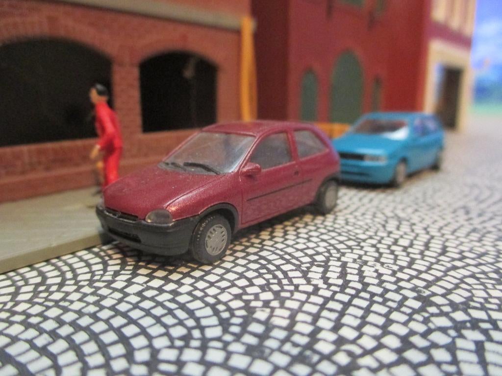 Opel Corsa B 3-drs Hatchback - Herpa rood-metallic, Hobby en Vrije tijd, Modelauto's | 1:87, Ophalen of Verzenden, Zo goed als nieuw