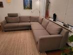 Royale zithoek met grijsbruine stoffen bekleding, Ophalen, Gebruikt, Stof, Neutrale stijl, past in verschillende interieurs.