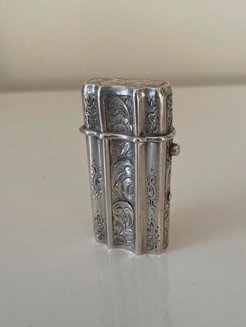 Antiek zilveren tondeldoos, mooie gravering 1863., Antiek en Kunst, Antiek | Goud en Zilver, Zilver, Ophalen of Verzenden
