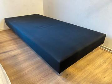 Zeer nette boxspring / Eenpersoonsbed (evt inclusief matras) beschikbaar voor biedingen