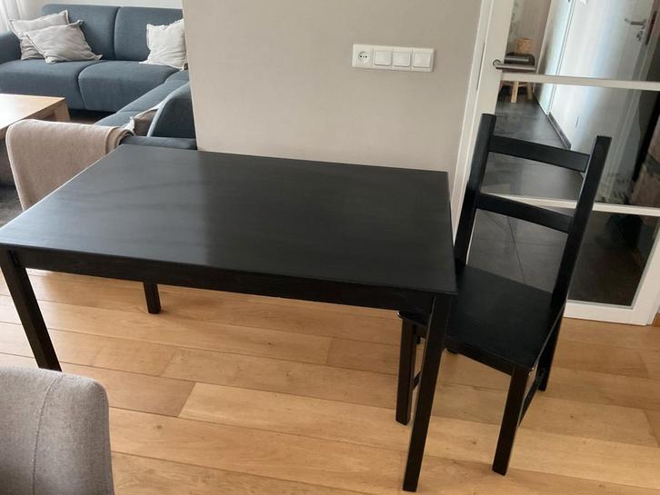 Eetkamertafel hout (120x75) met vier stoelen en stoelkussens, Huis en Inrichting, Tafels | Eettafels, Gebruikt, 50 tot 100 cm