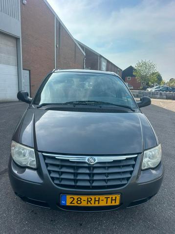 Chrysler Voyager 2.4 I 2005 Grijs beschikbaar voor biedingen