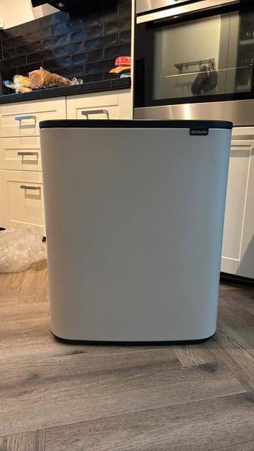 Nieuwe Brabantia Bo Touch Bin Afvalemmer 2 x 30 L soft beige beschikbaar voor biedingen