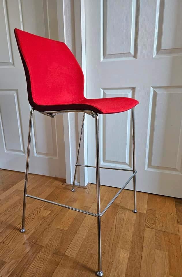 design barstoel (Italiaanse stijl-high end), Huis en Inrichting, Barkrukken, Zo goed als nieuw, Metaal, 1 kruk, Met voetsteun