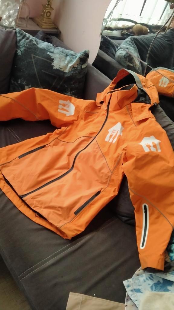 Oranje jas van Thuisbezorgd, Kleding | Heren, Wintersportkleding, Gedragen, Jack, Maat 46 (S) of kleiner, Ophalen of Verzenden
