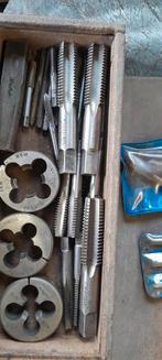 Engelse tappen en snij ijzers ~ 16 delig, Doe-het-zelf en Verbouw, Ophalen of Verzenden, Gebruikt