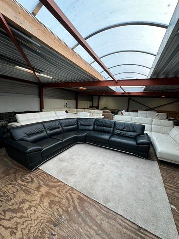 Design zwart leren hoekbank bank bankstel Natuzzi Z.G.A.N. beschikbaar voor biedingen