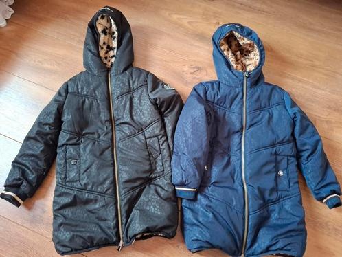 Tweeling meisjes Winter jassen van WE in de maat 134/140, Kinderen en Baby's, Tweelingen en Meerlingen, Zo goed als nieuw, Kleding