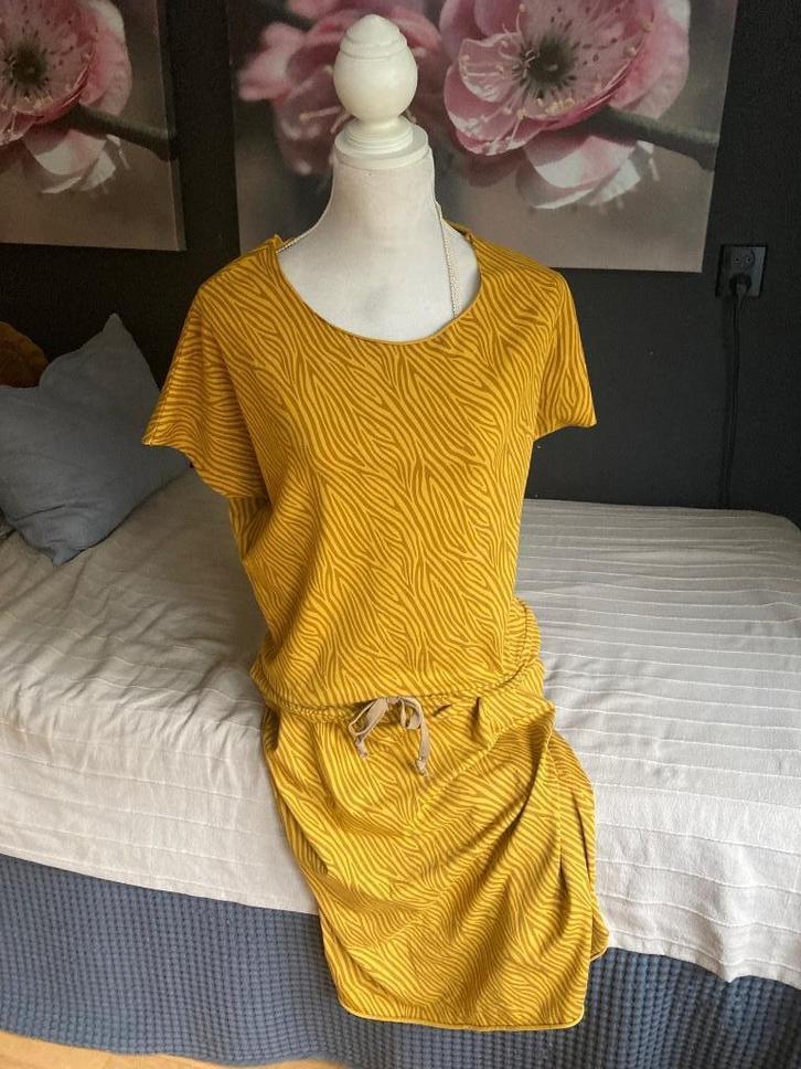 Hippe jurk (oker kleur) van tricot, Kleding | Dames, Jurken, Gedragen, Maat 38/40 (M), Geel, Onder de knie, Ophalen of Verzenden