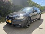 BMW 3 Serie Touring 318i Business Line / AUTOMAAT / PANORAMA, Auto's, Automaat, Euro 5, 1435 kg, Zwart