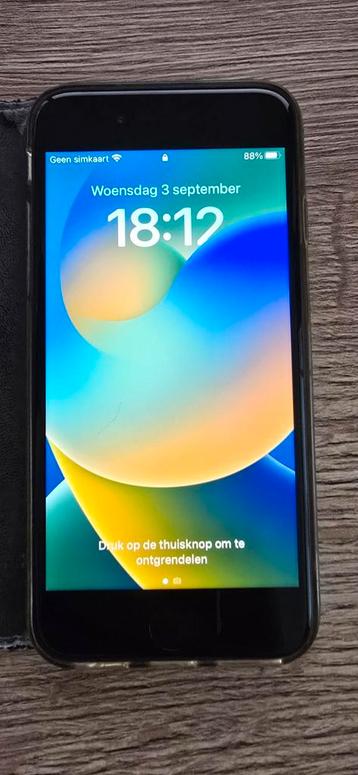 iPhone 8 64GB 91% + alle toebehoren + hoes beschikbaar voor biedingen