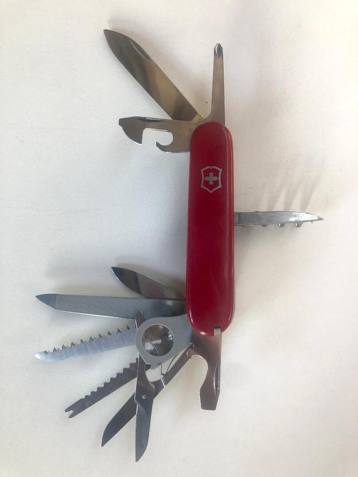 Victorinox Champion zakmes !Zeer Goede staat! multitool, Caravans en Kamperen, Kampeergereedschap, Zo goed als nieuw, Ophalen of Verzenden