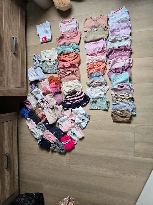Groot pakket babykleding van diverse merken maat 68, Kinderen en Baby's, Babykleding | Baby-kledingpakketten, Zo goed als nieuw