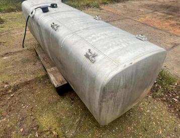 DAF dieseltank incl bevestigings steunen, 850 ltr beschikbaar voor biedingen