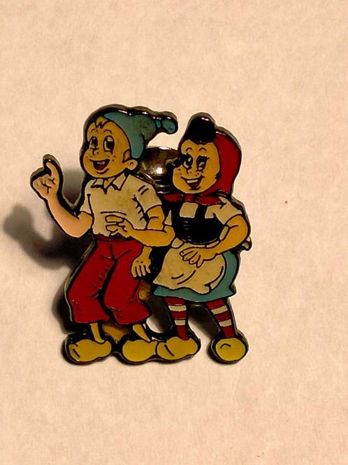 Sylvain et Sylvette strip stripreeks vintage logo pin comic, Verzamelen, Speldjes, Pins en Buttons, Gebruikt, Verzenden