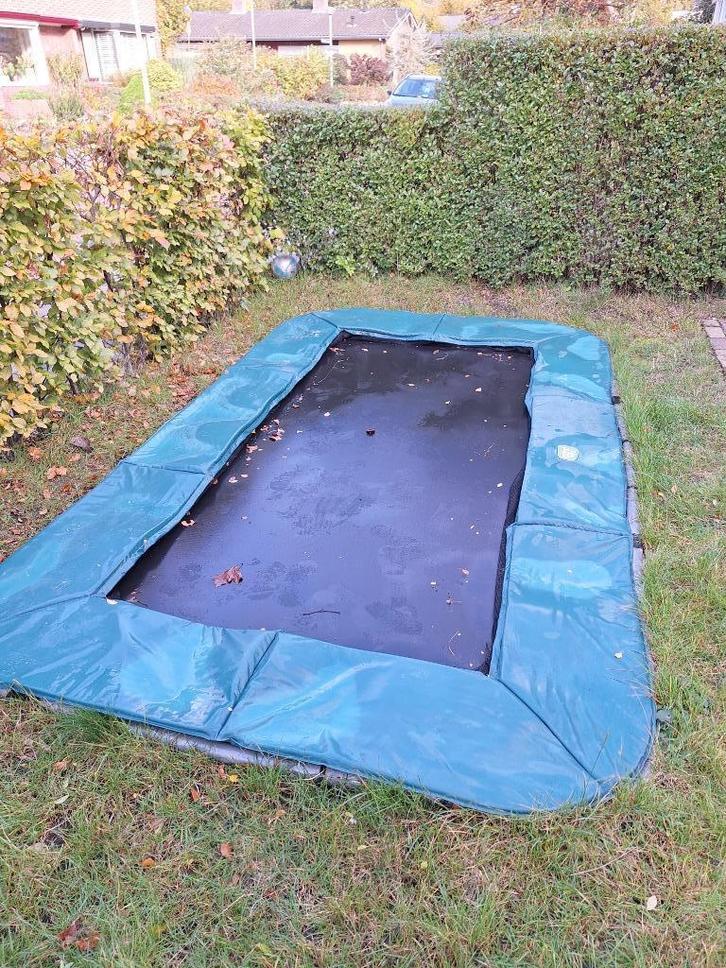 Trampoline en rand in de grond Exit 366x214, Kinderen en Baby's, Speelgoed | Buiten | Trampolines, Gebruikt, Ophalen