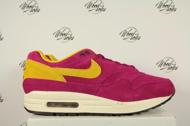 Nike Air Max 1 Dynamic Berry - 42, Kleding | Heren, Schoenen, Zo goed als nieuw, Ophalen of Verzenden