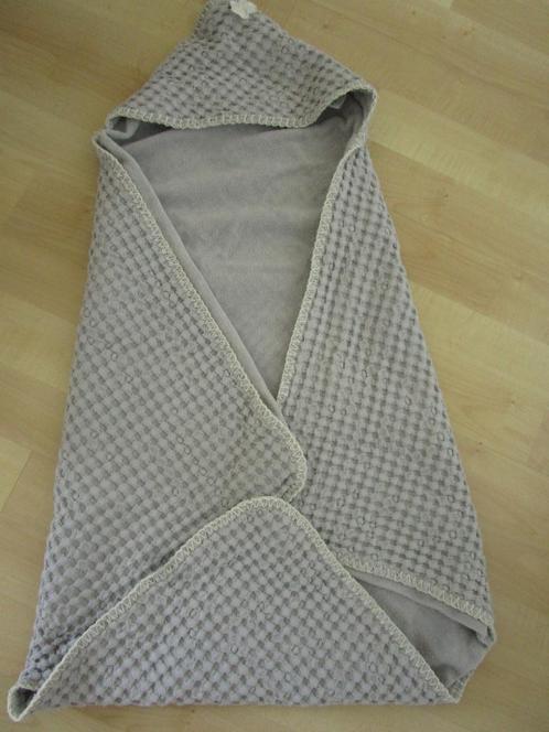 Koeka - grijze omslagdeken voor de maxi cosi, Kinderen en Baby's, Dekens, Slaapzakjes en Inbakerproducten, Zo goed als nieuw, Deken