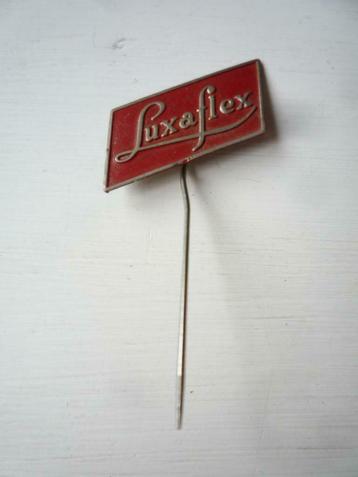 Luxaflex Rood Metalen Speldje Speld Metaal beschikbaar voor biedingen