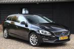 Volvo V60 2.0 T3 Momentum Xenon/Navigatie/Parkeersensor/Stoe, Auto's, Volvo, Gebruikt, 4 cilinders, 1969 cc, Leder en Stof