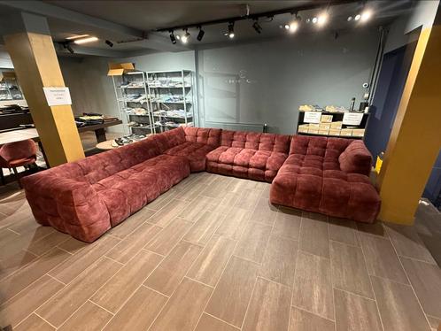 Modulaire Fluwelen Hoekbank – Dieprode kleur - normaal €5995, Huis en Inrichting, Banken | Complete zithoeken, Gebruikt, Stof