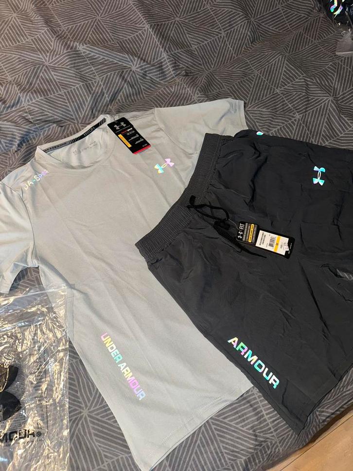Under Armour Short Set Grijs M/L | Reflective Details, Kleding | Heren, Sportkleding, Nieuw, Algemeen, Maat 52/54 (L), Grijs, Ophalen of Verzenden
