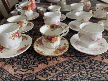 25 STUKS ENZ GEMERKTE   ROYAL ALBERT ALLES  15 EURO EXCL beschikbaar voor biedingen