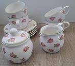 4 kop en schotels suiker- en melkset Duinroosje Libelle, Gebruikt, Ophalen of Verzenden, Overige stijlen, Kop(pen) en/of Schotel(s)