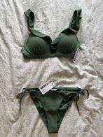 Beachlife-Green Shimmer Ruffle bikinitop en bikinibroekje, Kleding | Dames, Badmode en Zwemkleding, Beachlife, Nieuw, Ophalen of Verzenden