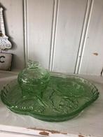 Oud groen glazen toilet tafel zetje, Antiek en Kunst, Ophalen of Verzenden