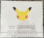 25th Celebrations Elite Trainer Box Pokemon met acryl case, Ophalen, Zo goed als nieuw, Boosterbox, Foil