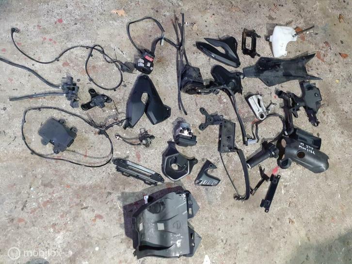 Gashandvat plastic ankerplaat enz enz monster 937 plus, Motoren, Onderdelen | Ducati, Gebruikt, Ophalen of Verzenden