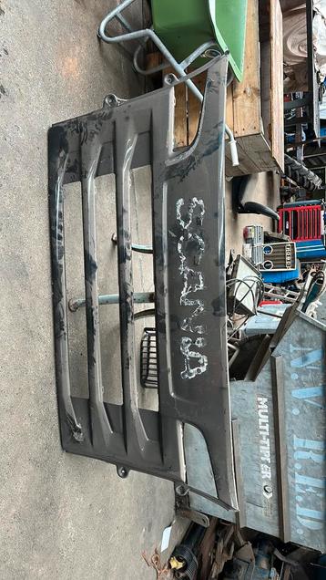 SCANIA Grille beschikbaar voor biedingen