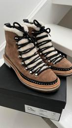 Rag & Bone compass enkelboots met teddy en studs, Kleding | Dames, Schoenen, Beige, Lage of Enkellaarzen, Ophalen of Verzenden