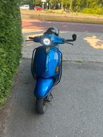 Vespa sprint 80cc akra, Fietsen en Brommers, Scooters | Vespa, Ophalen, Zo goed als nieuw