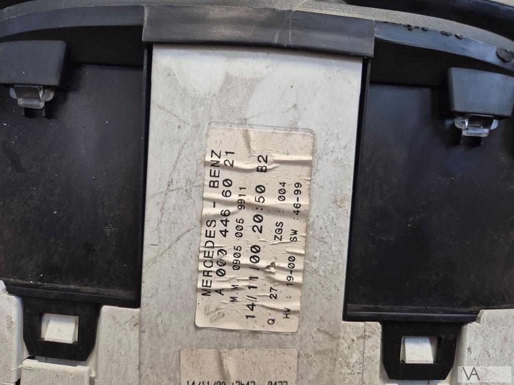 Mercedes Vito W638 1996-2003 tellerbak cockpit a0004466021, Gebruikt, -, Ophalen of Verzenden, -