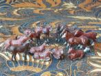 14 paarden mooi oud speelgoed uit Engeland van tin.