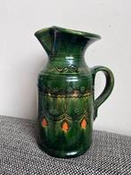 GROEN GEGLAZUURDE KERAMISCHE KAN. TITO UBEDA. HOOGTE 24 CM., Ophalen