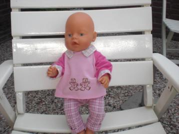 baby born kleertjes €5 per foto beschikbaar voor biedingen