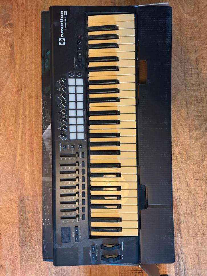 Novation Launchkey 49, Muziek en Instrumenten, Midi-apparatuur, Gebruikt, Ophalen
